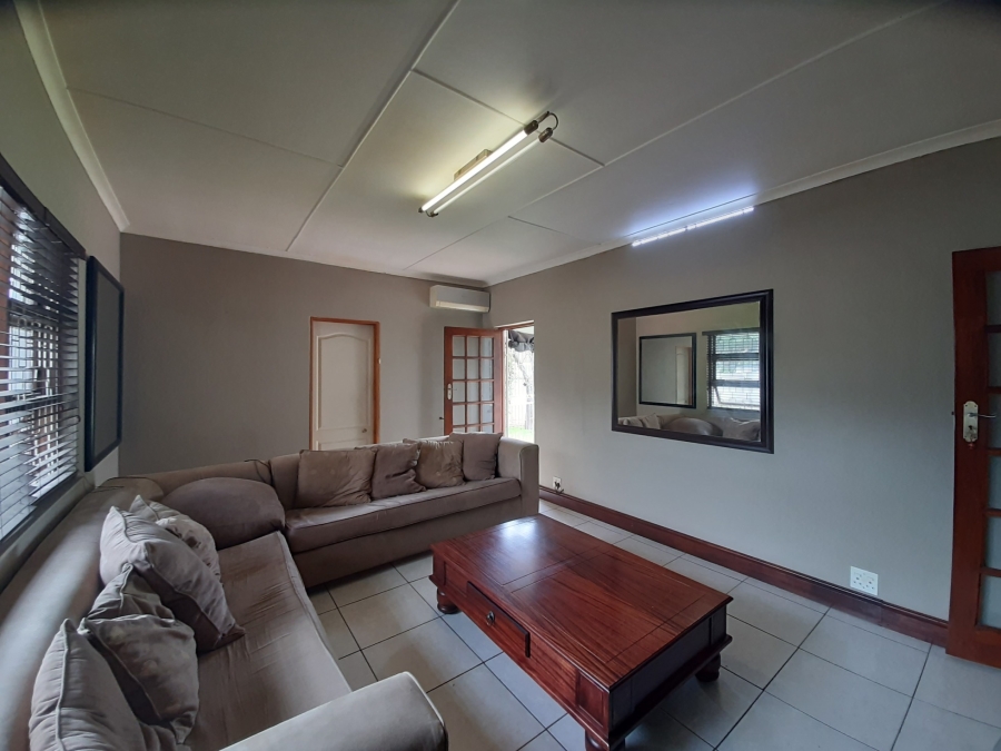 5 Bedroom Property for Sale in Nahoon Valley Park Eastern Cape